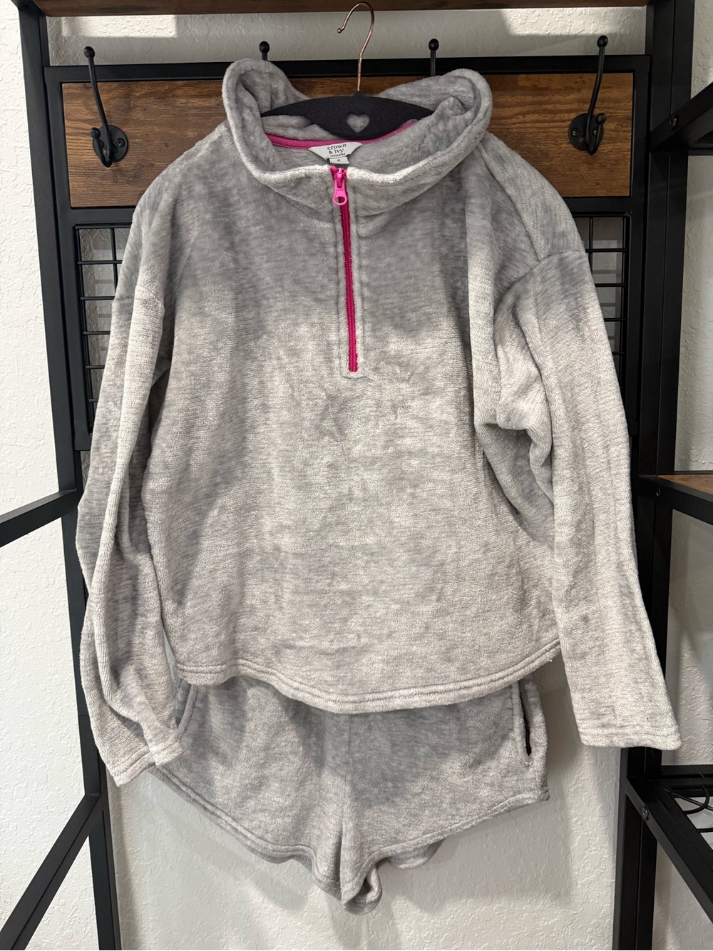 crown & ivy Gray Plush 2-Piece Pajama Set with Pink Zip